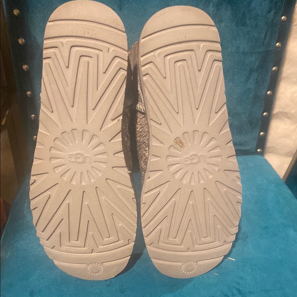 Rare Authentic Uggs - image 4
